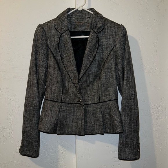 WHBM Flutter Blazer - Picture 2 of 9